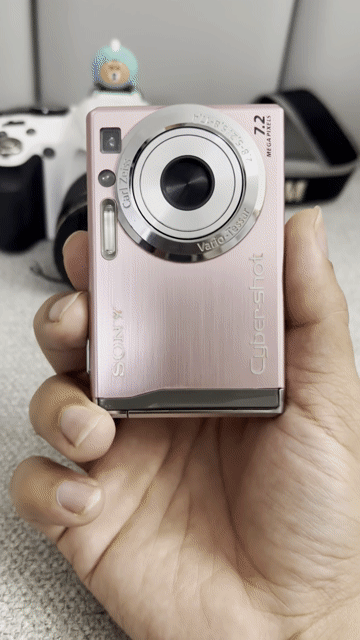 Máy ảnh Sony Cyber-shot Hồng. Mua bán Máy ảnh, Máy quay tại Quận 1 Tp Hồ Chí Minh được đăng bởi John hình 1