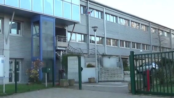 Juponnage et guéridon