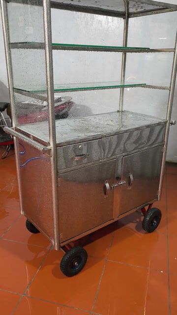 Xe đẩy bán hàng Inox Kính 3 tầng. Mua bán Đồ chuyên dụng, Giống nuôi trồng tại Huyện Hóc Môn Tp Hồ Chí Minh được đăng bởi tu Nguyen hình 1