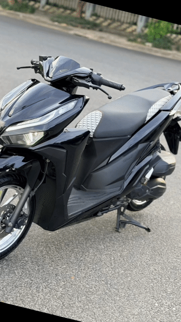 Honda Vario 150 2021 Đen bóng Khoá smekey. Mua bán Xe máy tại Quận Liên Chiểu Đà Nẵng được đăng bởi Thanh Thao Luong hình 1