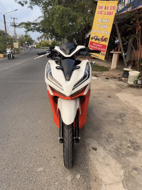 Honda Vario 150 2021 Trắng Cam. Mua bán Xe máy tại Huyện Phong Điền Cần Thơ được đăng bởi CHXM yến nhi hình 1