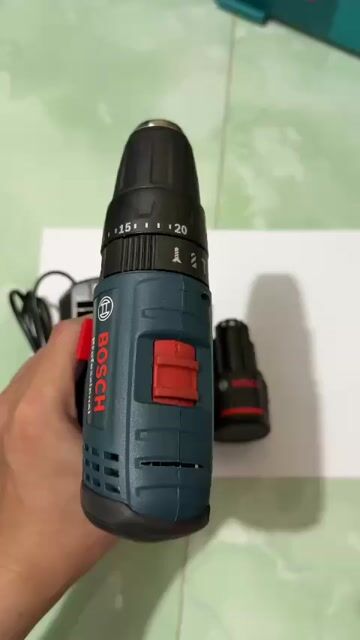 Máy khoan pin Bosch GSB 120-LI (95%). Mua bán Đồ chuyên dụng, Giống nuôi trồng tại Thành phố Thuận An Bình Dương được đăng bởi Toàn hình 1