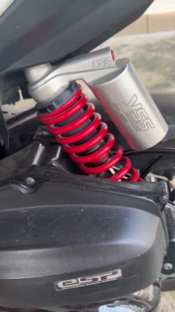 Phuộc xe máy YSS G-Sport Đỏ Bạc. Mua bán Phụ tùng xe tại Thị xã Tân Uyên Bình Dương được đăng bởi Thành Nhân Bùi hình 1