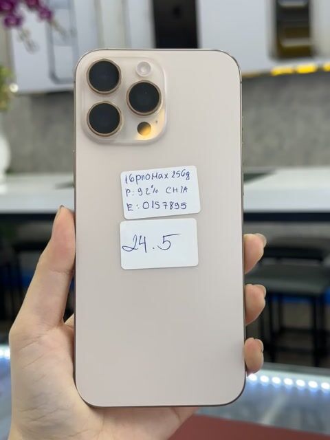 iPhone 16 Pro Max 256GB Zin Áp Đẹp Keng. Mua bán Điện thoại tại Thành phố Thủ Dầu Một Bình Dương được đăng bởi Phong Le hình 1