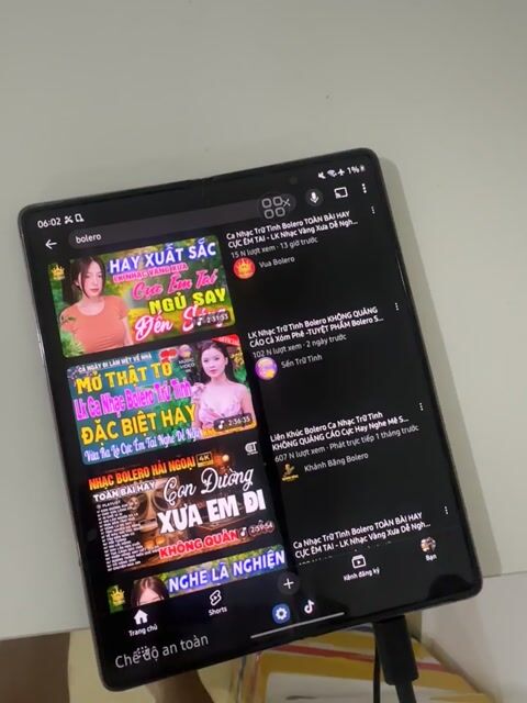 Samsung Galaxy Z Fold2 5G Đen Đã sử dụng. Mua bán Điện thoại tại Quận Tân Bình Tp Hồ Chí Minh được đăng bởi Hà Dũng Dũng hình 1