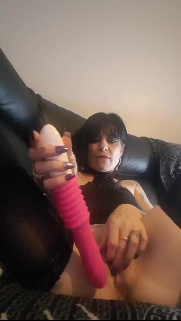 Model - Wild_milf_roxy Filthymilf