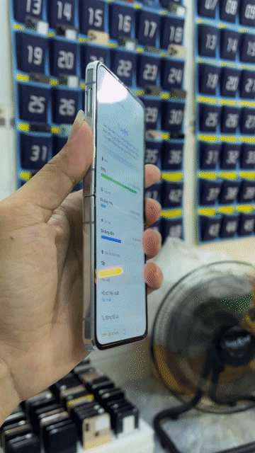 Samsung Galaxy Z Flip5 8/256GB Zin. Mua bán Điện thoại tại Quận 4 Tp Hồ Chí Minh được đăng bởi Quốc Đạt 888 hình 1