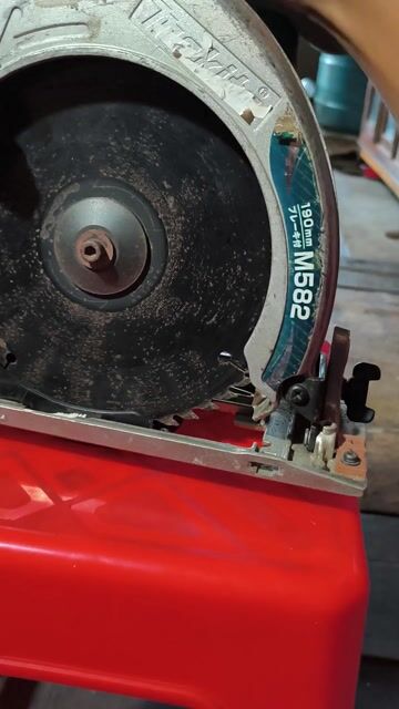 Máy cắt gỗ Makita M582 100v lưỡi 190mm. Mua bán Đồ chuyên dụng, Giống nuôi trồng tại Huyện Trần Văn Thời Cà Mau được đăng bởi Đồ Nhật Bãi 100v hình 1