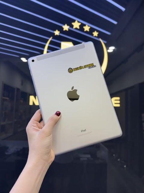 iPad Gen 6 - 32GB bản có sim Pin 100%. Mua bán Máy tính bảng tại Thành phố Biên Hòa Đồng Nai được đăng bởi Nghĩa Store hình 1