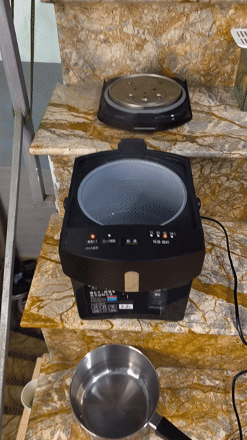 PHÍCH ĐIỆN IRIS-OHYAMA,CÓ BƠM ĐIỆN,ĐIỆN 100VOLT. Mua bán Bếp, lò, đồ điện nhà bếp tại Quận Hai Bà Trưng Hà Nội được đăng bởi Trần quốc tuấn hình 1