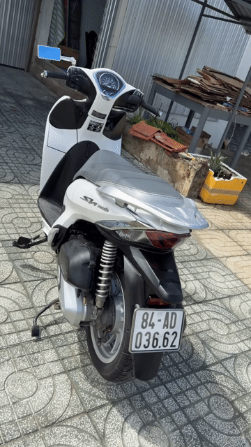 Honda SH Mode 2024 Trắng 19km. Mua bán Xe máy tại Thị xã Duyên Hải Trà Vinh được đăng bởi Khương hình 1