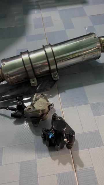 Phanh Brembo 2 pis Bạc đã dùng. Mua bán Phụ tùng xe tại Thành phố Thủ Đức Tp Hồ Chí Minh được đăng bởi Nguyễn Trung hình 1