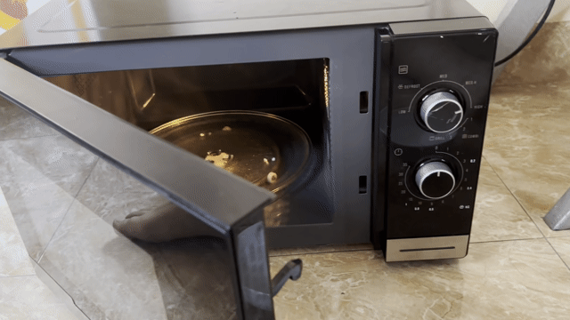 Lò vi sóng Electrolux Đen Hiện đại. Mua bán Bếp, lò, đồ điện nhà bếp tại Quận Nam Từ Liêm Hà Nội được đăng bởi Hàng nhập khẩu hình 1
