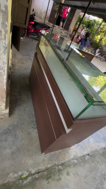 Quầy thu ngân nhựa Kính Nâu. Mua bán Tủ, kệ gia đình tại Thành phố Huế Thừa Thiên Huế được đăng bởi nhi hình 1