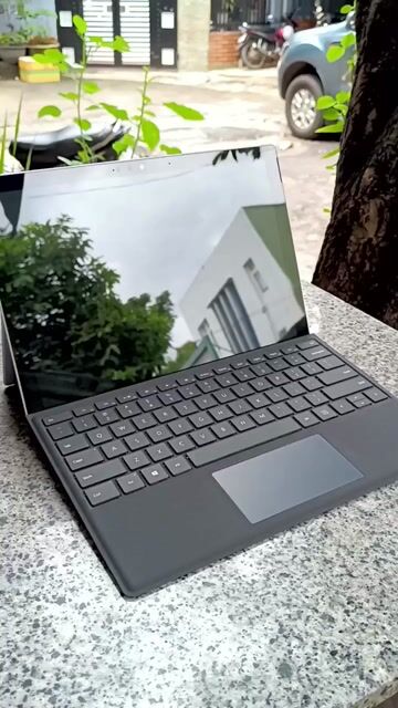 Microsoft Surface Pro 7 Plus Lte hỗ trợ sim 4g. Mua bán Laptop tại Thành phố Buôn Ma Thuột Đắk Lắk được đăng bởi Lại Văn Tín  hình 1