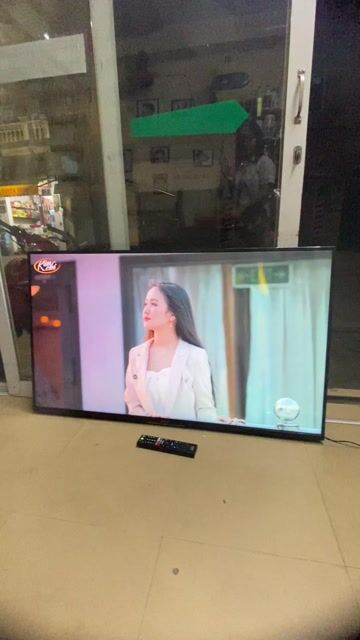 thanh lý Tivi Sony 49 inch 4K zin đẹp có wifi. Mua bán Tivi, Âm thanh tại Quận Thanh Xuân Hà Nội được đăng bởi Văn sỹ cắt tóc hình 1