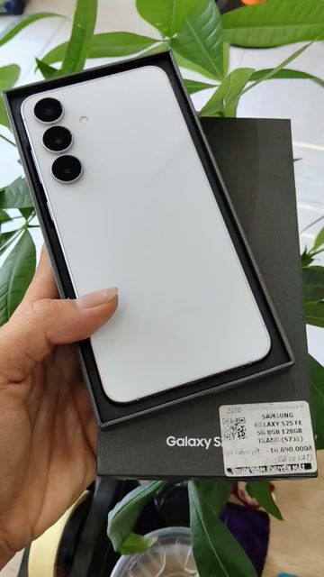 S25 Fan Edition (FE) Chính Hãng BH dài siêu lướt😍. Mua bán Điện thoại tại Quận Hải Châu Đà Nẵng được đăng bởi MiPhone hình 1