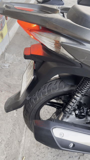 Honda SH 125 leng keng máy êm chất full chức năng. Mua bán Xe máy tại Quận Bình Tân Tp Hồ Chí Minh được đăng bởi Cầm đồ thanh lý hình 1