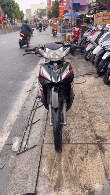 Yamaha Sirius RC 2015 Đen trắng đỏ. Mua bán Xe máy tại Quận Tân Phú Tp Hồ Chí Minh được đăng bởi Tuanduy hình 1
