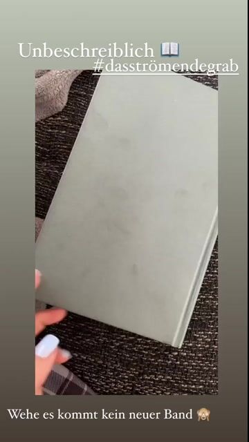 Ich würde gerne mehr als 5 Sterne geben! Dieser Teil war einfach nochmal besser als die vorherigen. Ich konnte gar nicht aufhören zu lesen. Ich liebe die Dynamik zwischen Strike und Robin und wie sie sich beide immer weiter entwickeln. Robins Aufgabe in diesem Buch ist einfach unbeschreiblich mutig und die Erfahrung, die sie sammelt und wie sie damit umgeht, es fühlt sich an als wäre man selbst dabei. Wenn es keinen nächsten Band gibt bin ich extrem traurig. Diese Art von Detektivgeschichte ist einfach so real und man fiebert mit. Bis zum Schluss habe ich überlegt was es mit Daiyus Tod auf sich hat. Definitiv empfehlenswert.