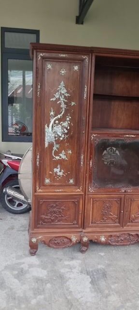 Tủ trưng bày Gỗ Nâu Xưa Chạm khắc Xà cừ. Mua bán Đồ sưu tầm, đồ cổ tại Quận Cẩm Lệ Đà Nẵng được đăng bởi Ken hình 1