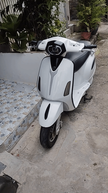 Xe điện Vespa nàng thơ Trắng. Mua bán Xe máy tại Quận Bình Tân Tp Hồ Chí Minh được đăng bởi Trương Tuấn hình 1