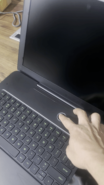 Razer Blade 17” Intel Core i7 16G vga 4G siêu đẹp. Mua bán Laptop tại Quận 3 Tp Hồ Chí Minh được đăng bởi Trần Quang Minh hình 1