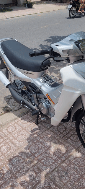 Suzuki xìpo RGV 120 6 số Bạc dọn mới. Mua bán Xe máy tại Thành phố Thuận An Bình Dương được đăng bởi Thành hình 1