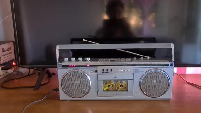 Đài cassette Toshiba Bombeat Bạc. Mua bán Tivi, Âm thanh tại Thành phố Trà Vinh Trà Vinh được đăng bởi Tâm hình 1