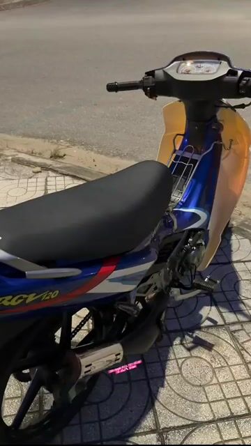 Suzuki Xipo RGV 120 2002 Xanh Trắng Full loại zin. Mua bán Xe máy tại Quận 6 Tp Hồ Chí Minh được đăng bởi Hien hình 1