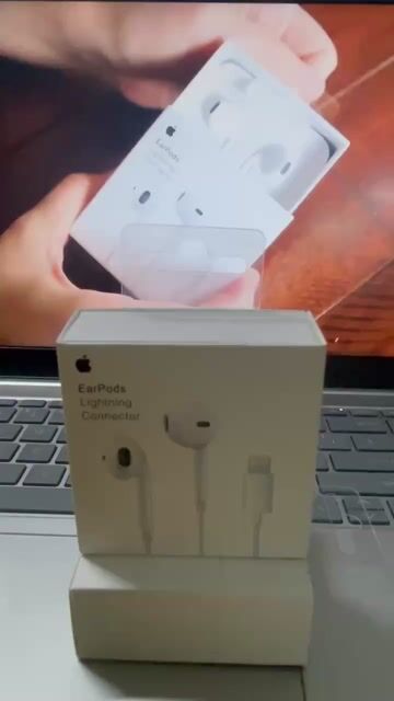 Tai nghe Apple EarPods Lightning chính hãng. Mua bán Tivi, Âm thanh tại Thành phố Thủ Dầu Một Bình Dương được đăng bởi S H O P hình 1