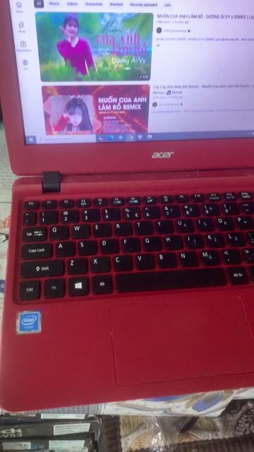 Acer nhỏ xinh màu Đỏ đô sang chảnh. Mua bán Laptop tại Huyện Hóc Môn Tp Hồ Chí Minh được đăng bởi Anh Trọng hình 1