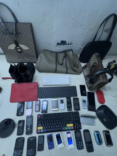 Nokia C6 gold 2630 Nokia 3100 X2 túi gucci phímled. Mua bán Điện thoại tại Quận Tân Phú Tp Hồ Chí Minh được đăng bởi Trương Hiệp hình 1