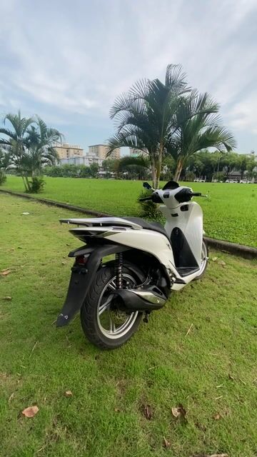 Honda SH 2021 trắng CBS 125i CC đi 2v zin ngon. Mua bán Xe máy tại Quận Long Biên Hà Nội được đăng bởi Đức hình 1