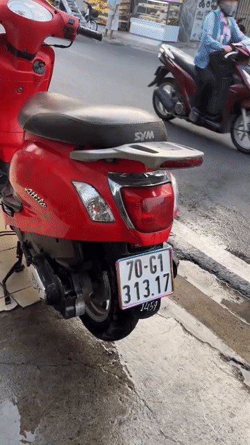 SYM Attila màu Đỏ. Mua bán Xe máy tại Huyện Hóc Môn Tp Hồ Chí Minh được đăng bởi DV Cầm Đồ 07777 hình 1