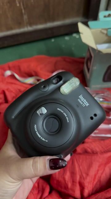 Máy ảnh instax mini 11 đen mới 90%. Mua bán Máy ảnh, Máy quay tại Quận 1 Tp Hồ Chí Minh được đăng bởi Lê hình 1