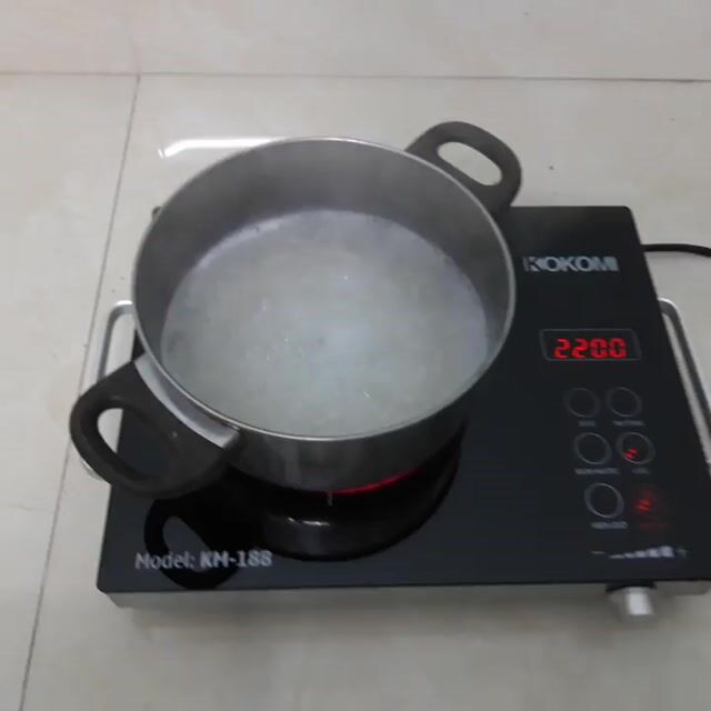 Bếp điện đa năng KOKOMI KM-188 Đen. Mua bán Bếp, lò, đồ điện nhà bếp tại Quận Ba Đình Hà Nội được đăng bởi Anh Ngoc hình 1