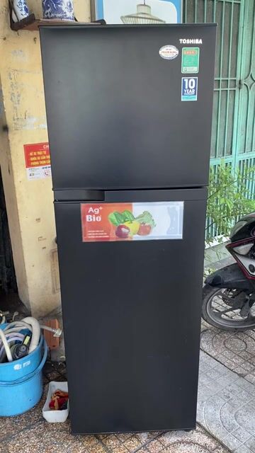 tủ lạnh Toshiba 250l Inverter mới 90%. Mua bán Tủ lạnh tại Quận Tân Phú Tp Hồ Chí Minh được đăng bởi Điện Lạnh Thanh Sang hình 1
