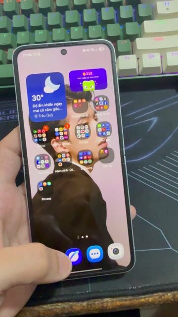 Galaxy Z Flip 6 (Được Fix giá). Mua bán Điện thoại tại Quận Cầu Giấy Hà Nội được đăng bởi Đỗ Trung Đức hình 1