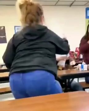 Girl Attacks Muslim Student… Later Catching the Rudest Deffaz of Her Life