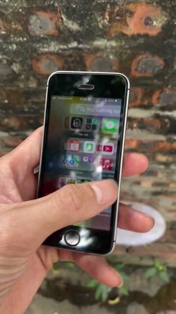 Apple iPhone SE Bạc. Mua bán Điện thoại tại Huyện Văn Lâm Hưng Yên được đăng bởi Huy Viey hình 1