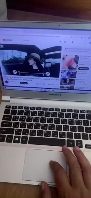 Samsung Laptop i5 4GB/119GB Bạc. Mua bán Laptop tại Huyện Nhà Bè Tp Hồ Chí Minh được đăng bởi Nguyễn hữu trong hình 1