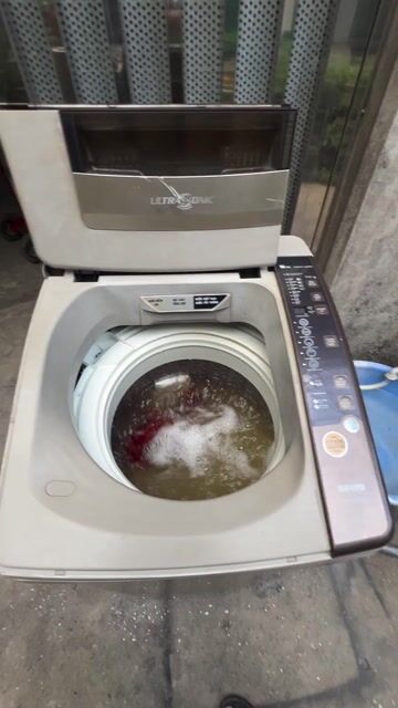 Máy giặt Sanyo 7kg Vàng đồng cũ 99%. Mua bán Máy giặt tại Quận Nam Từ Liêm Hà Nội được đăng bởi e huy 168 nguyễn xiển hình 1