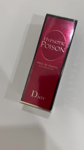 nước hoa được tặng, còn nguyên seal, cần bán