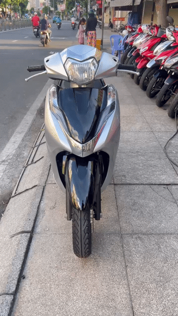Honda Lead FI 2019 Bạc Đã sử dụng. Mua bán Xe máy tại Quận Tân Phú Tp Hồ Chí Minh được đăng bởi Tuanduy hình 1