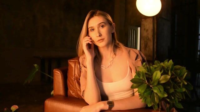 Model - KellyBee sexy