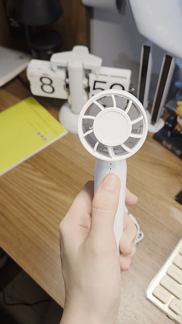 Quạt mát mini cầm tay màu Trắng. Mua bán Quạt tại Thành phố Thủ Đức Tp Hồ Chí Minh được đăng bởi Trang Nguyễn hình 1