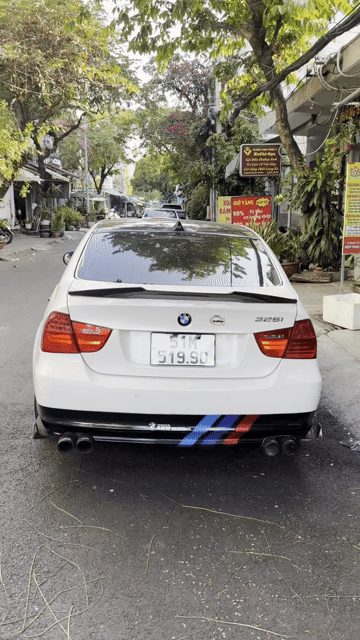 BMW 320i model 2010 bản có cửa sổ trời. Mua bán Ô tô tại Thành phố Thủ Đức Tp Hồ Chí Minh được đăng bởi Nguyễn Như Luân  hình 1