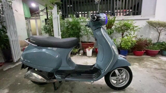 Vespa 2010 xe cực đẹp cục máy bao êm ngon. Mua bán Xe máy tại Quận 5 Tp Hồ Chí Minh được đăng bởi JM hình 1