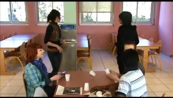 Un clown peut en cacher un autre